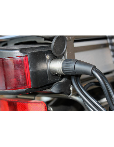Köp 36V elcykelladdare här! XLR 4-pin plug. Output 42V / 2A. 480 SEK